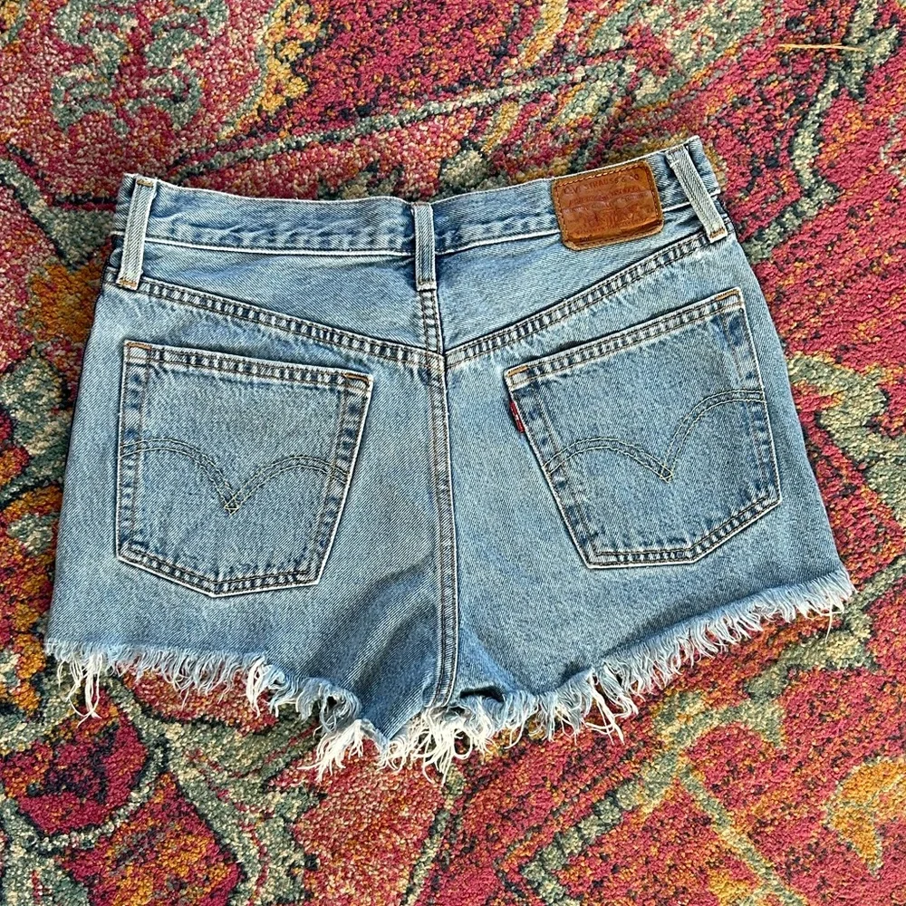 Levi’s | Women’s Blue Denim Premium 501 Buttonfly Logo Stripe Jean Shorts, Sz 27